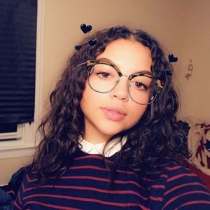 Meet your Posher, Simone